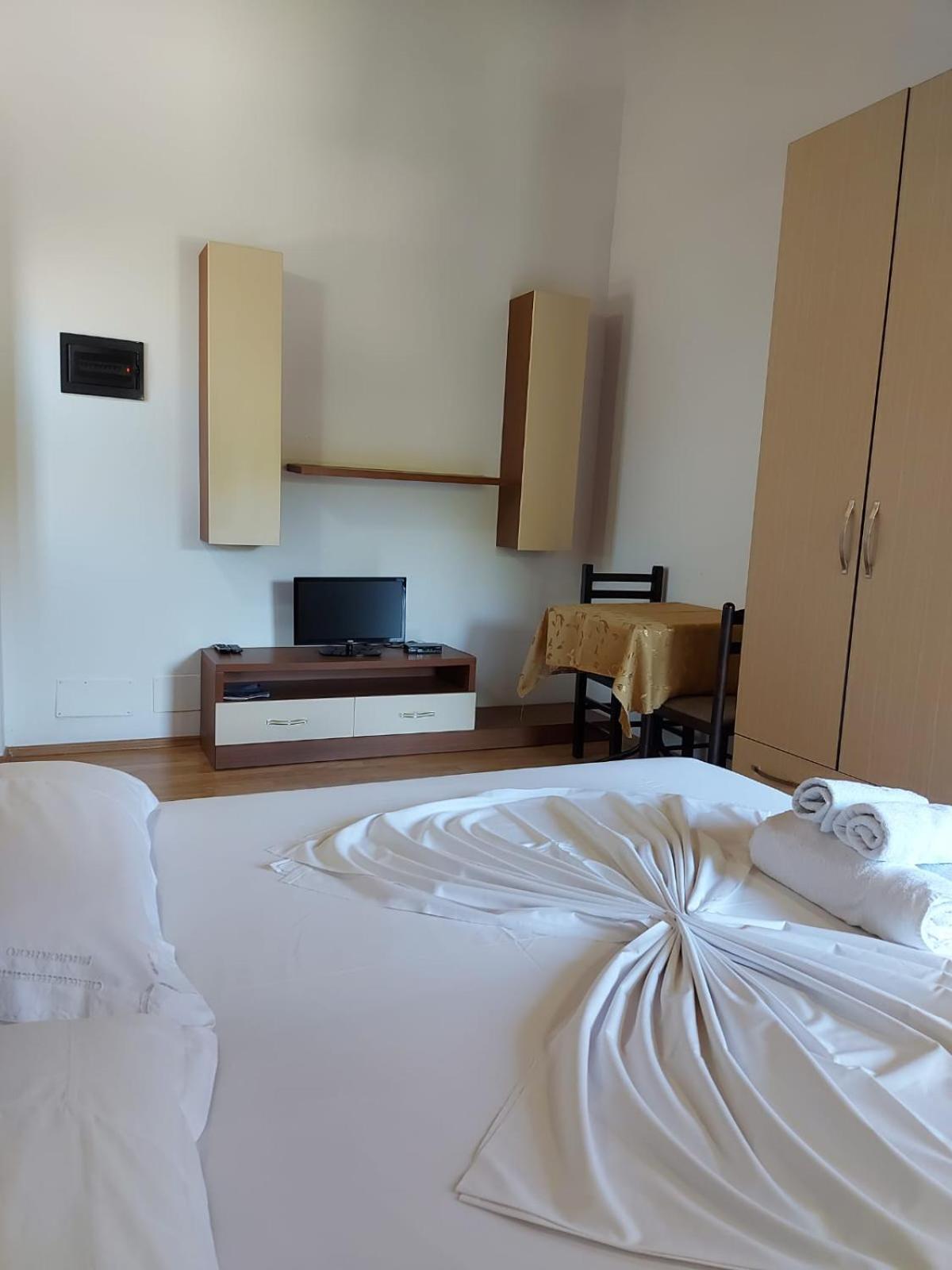 Vila Green Relax Вльора Екстер'єр фото