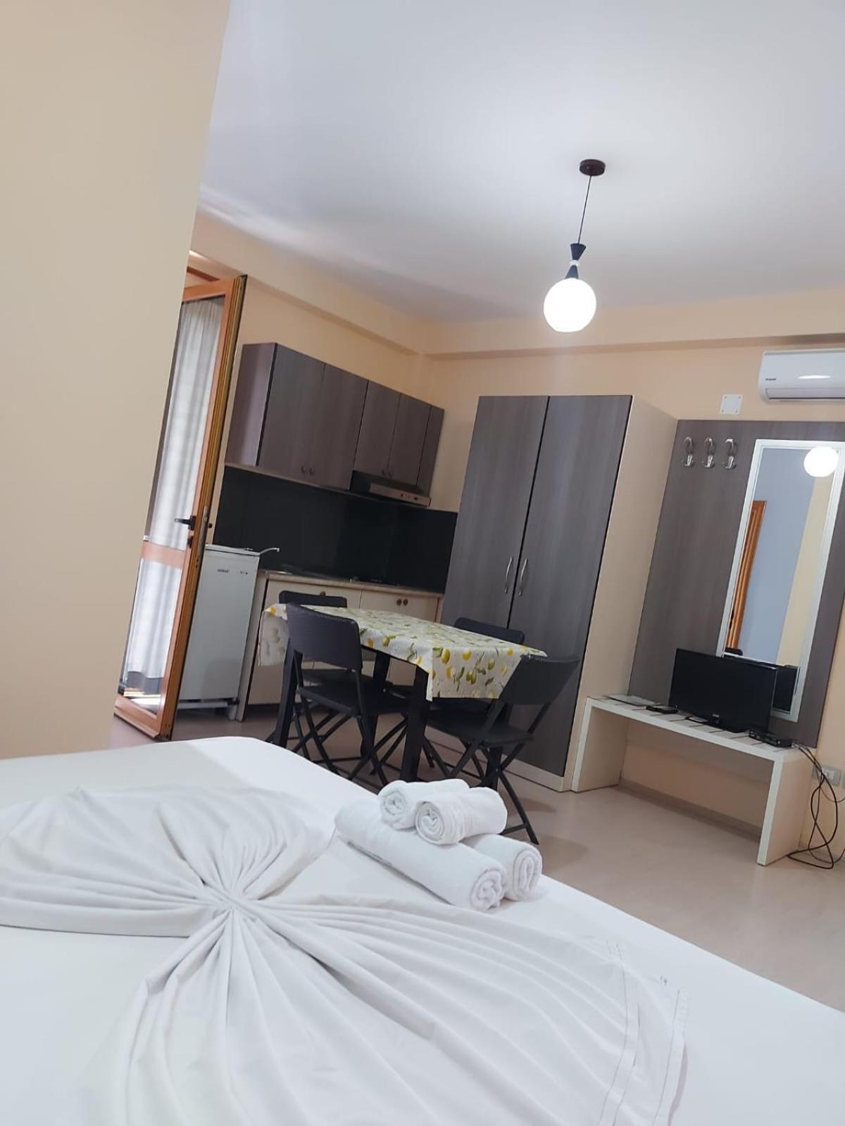 Vila Green Relax Вльора Екстер'єр фото