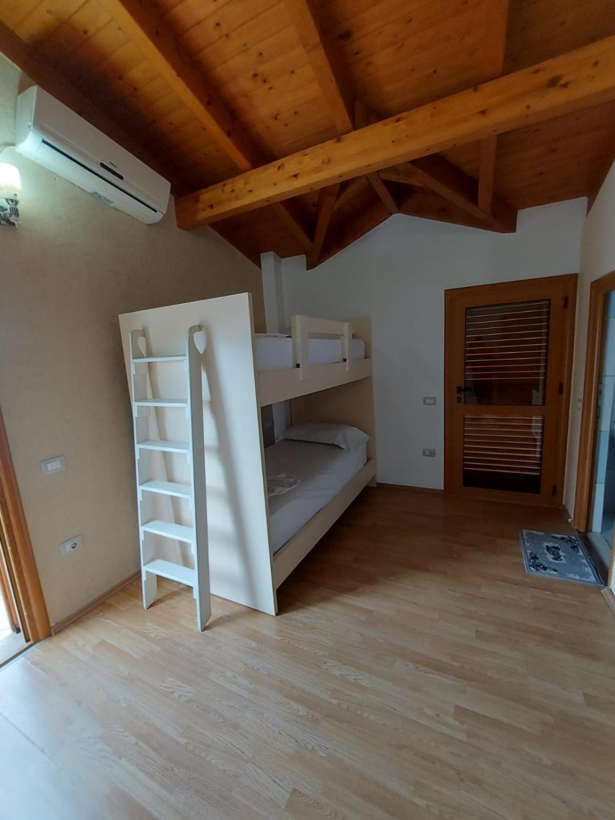 Vila Green Relax Вльора Екстер'єр фото